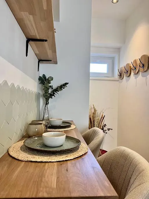 Tiny House In Center Aalsmeer I Close To Schiphol & Amsterdam Apartment