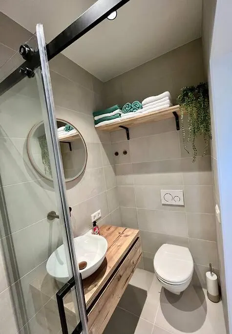 Tiny House In Center Aalsmeer I Close To Schiphol & Amsterdam Apartment